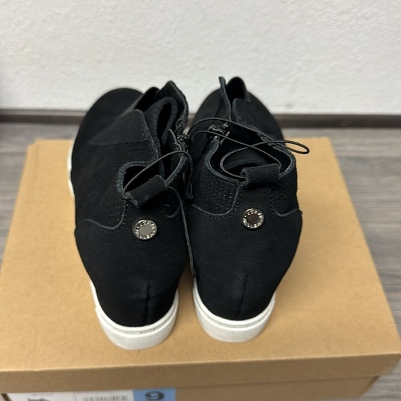 Steve Madden Suede Wedge Sneaker Bootie Black - Picture 7 of 7